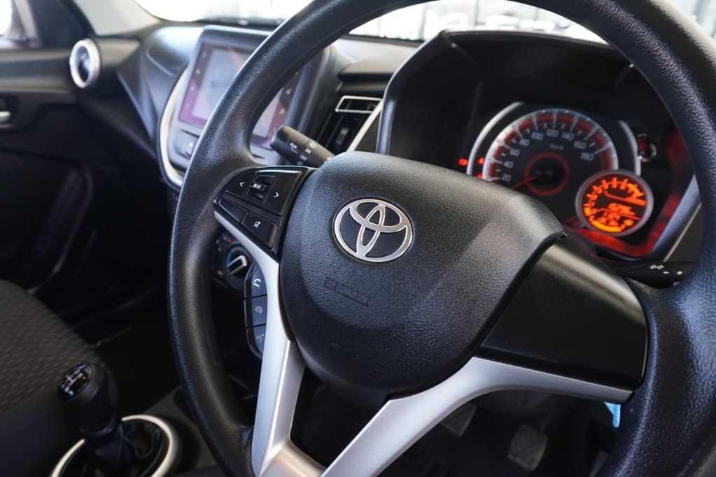 2025 TOYOTA VITZ, White, 14500Kms, Manual, Hatchback, Petrol, R189 900, Wingfield Motors Bellville