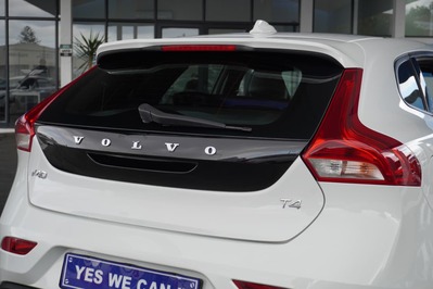 2018 VOLVO V40, White, 71900Kms, Automatic, Hatchback, Petrol, R224 900, Wingfield Motors Bellville