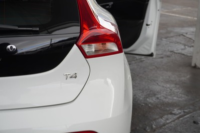 2018 VOLVO V40, White, 71900Kms, Automatic, Hatchback, Petrol, R224 900, Wingfield Motors Bellville