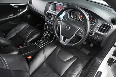 2018 VOLVO V40, White, 71900Kms, Automatic, Hatchback, Petrol, R224 900, Wingfield Motors Bellville