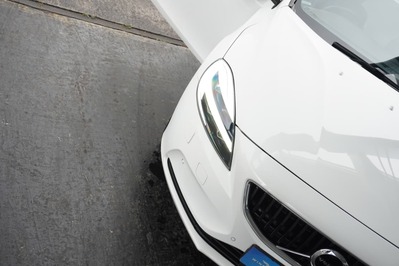 2018 VOLVO V40, White, 71900Kms, Automatic, Hatchback, Petrol, R224 900, Wingfield Motors Bellville