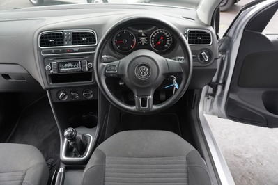 2013 VOLKSWAGEN POLO, Silver, 122222Kms, Manual, Hatchback, Diesel, R159 900, Wingfield Motors Bellville