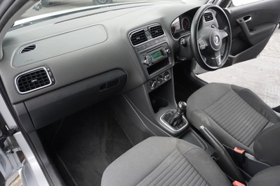 2013 VOLKSWAGEN POLO, Silver, 122222Kms, Manual, Hatchback, Diesel, R159 900, Wingfield Motors Bellville