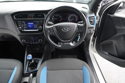 2019 HYUNDAI i20, White, 93950Kms, Manual, Hatchback, Petrol, R189 900, Wingfield Motors Bellville