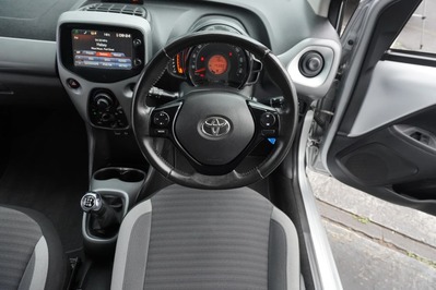 2018 TOYOTA AYGO, Silver, 143900Kms, Manual, Hatchback, Petrol, R134 900, Wingfield Motors Bellville