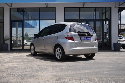 2010 HONDA JAZZ, Silver, 219624Kms, Automatic, Hatchback, Petrol, R114 900, Wingfield Motors Bellville