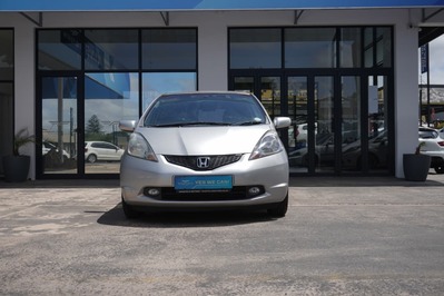 2010 HONDA JAZZ, Silver, 219624Kms, Automatic, Hatchback, Petrol, R114 900, Wingfield Motors Bellville