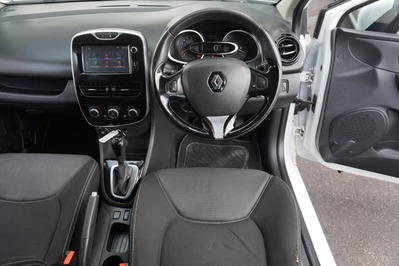 2016 RENAULT CLIO IV, White, 145000Kms, Automatic, Hatchback, Petrol, R139 900, Wingfield Motors Bellville