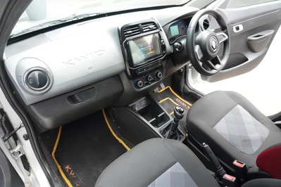 2020 RENAULT KWID, Silver, 94887Kms, Manual, Hatchback, Petrol, R119 900, Wingfield Motors Bellville