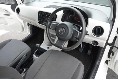 2015 VOLKSWAGEN UP, White, 120347Kms, Manual, Hatchback, Petrol, R124 900, Wingfield Motors Bellville