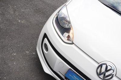 2015 VOLKSWAGEN UP, White, 120347Kms, Manual, Hatchback, Petrol, R124 900, Wingfield Motors Bellville