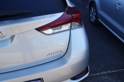 2016 TOYOTA AURIS, Silver, 124000Kms, Automatic, Hatchback, Petrol, R229 900, Wingfield Motors Bellville