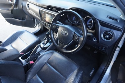 2016 TOYOTA AURIS, Silver, 124000Kms, Automatic, Hatchback, Petrol, R229 900, Wingfield Motors Bellville
