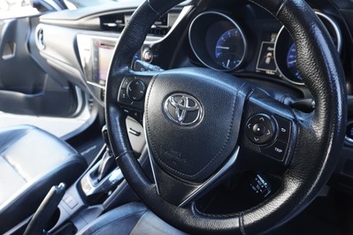 2016 TOYOTA AURIS, Silver, 124000Kms, Automatic, Hatchback, Petrol, R229 900, Wingfield Motors Bellville
