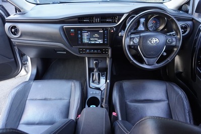 2016 TOYOTA AURIS, Silver, 124000Kms, Automatic, Hatchback, Petrol, R229 900, Wingfield Motors Bellville