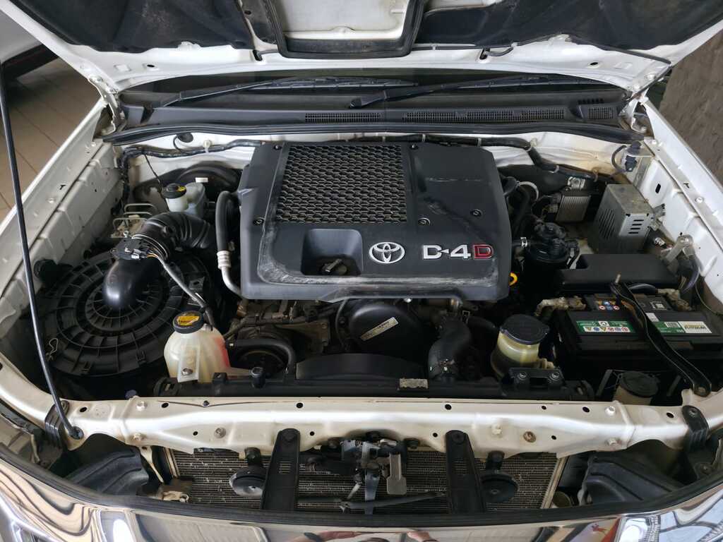 TOYOTA HILUX HILUX 2.5 D-4D VNT 106KW R/B P/U D/C - 17
