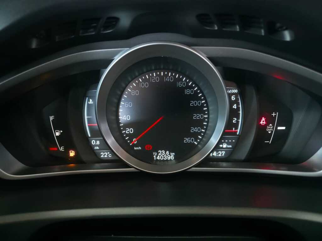 VOLVO V40 V40 T3 MOMENTUM