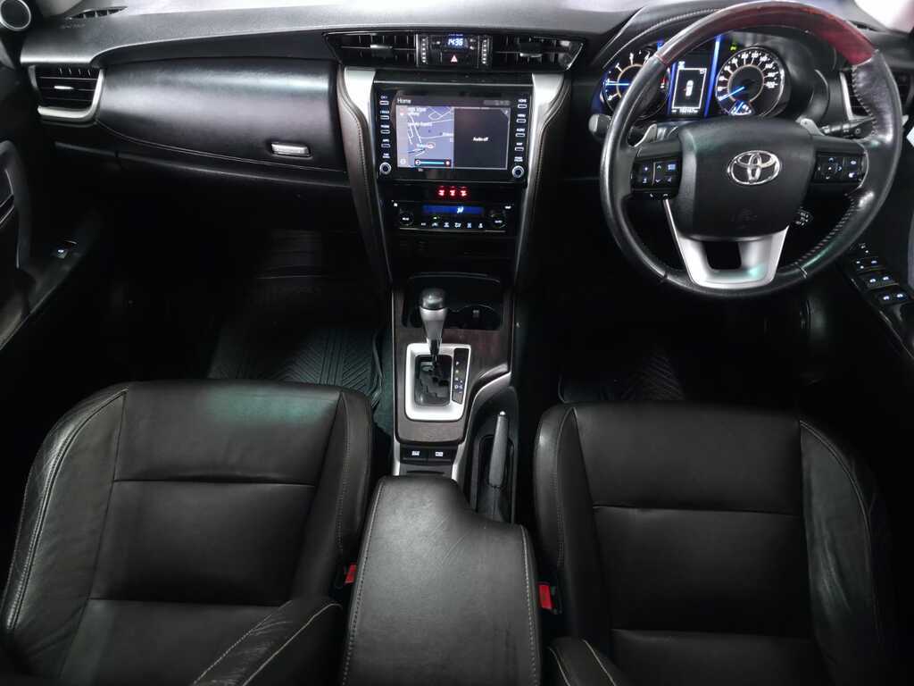 TOYOTA FORTUNER FORTUNER 2.8GD-6 EPIC BLACK A/T - 6