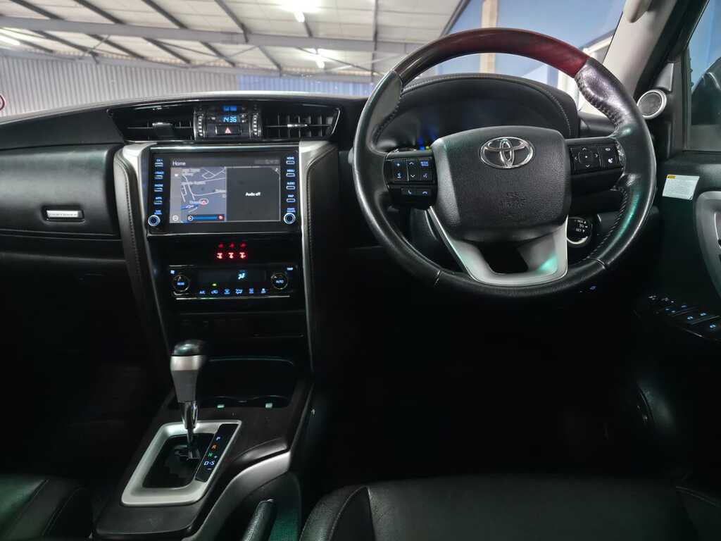 TOYOTA FORTUNER FORTUNER 2.8GD-6 EPIC BLACK A/T - 9