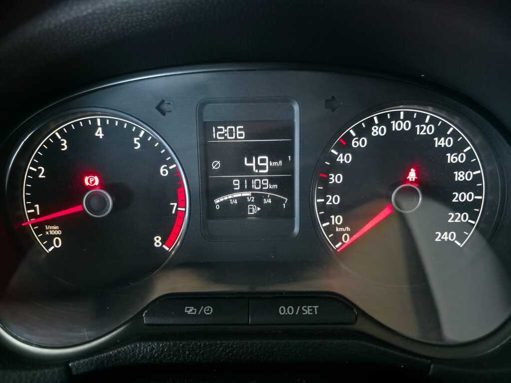 VOLKSWAGEN POLO VIVO POLO VIVO 1.4 COMFORTLINE (5DR) - 11