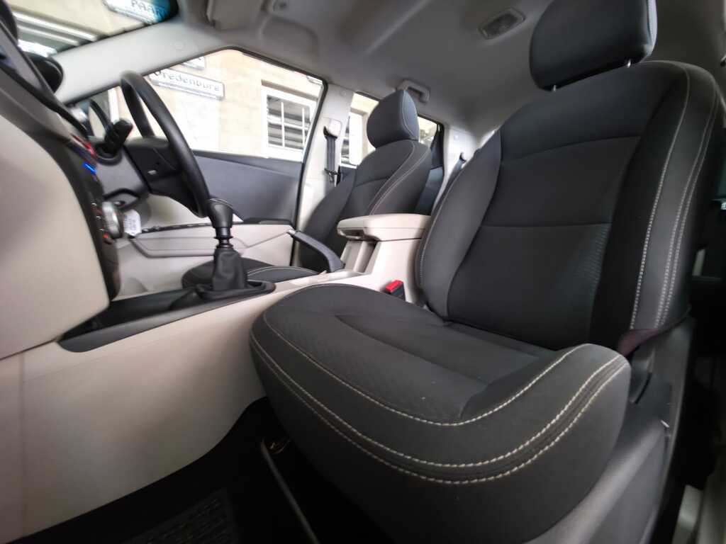 MAHINDRA XUV300 XUV300 1.5D (W6) - 5
