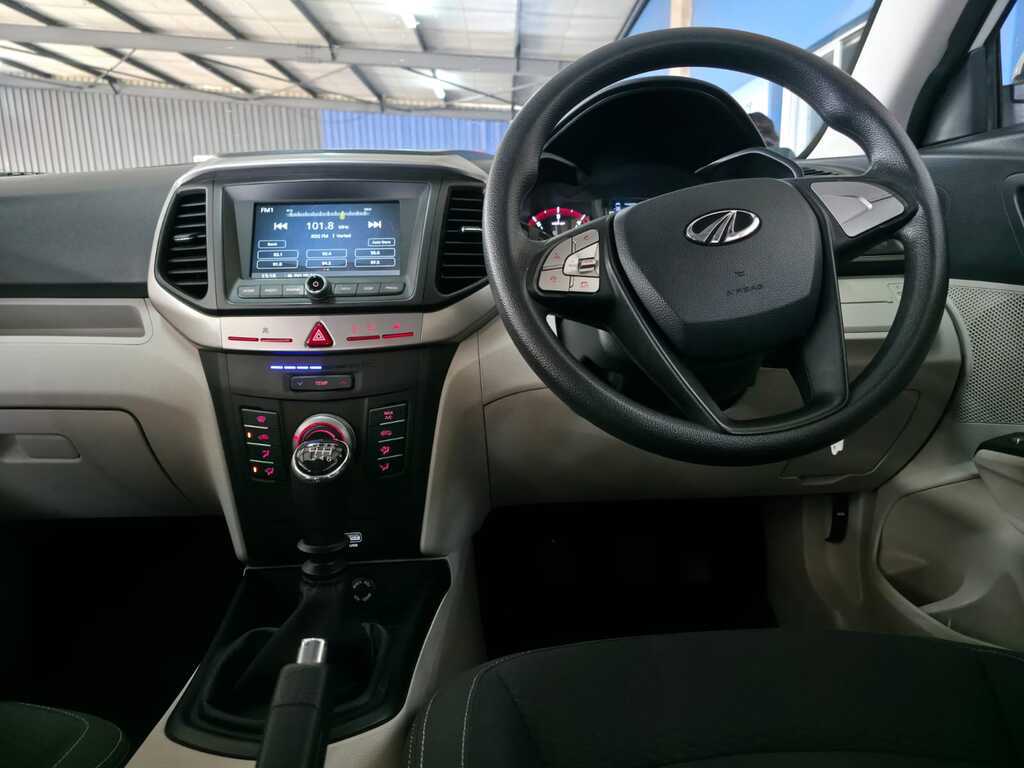MAHINDRA XUV300 XUV300 1.5D (W6) - 9