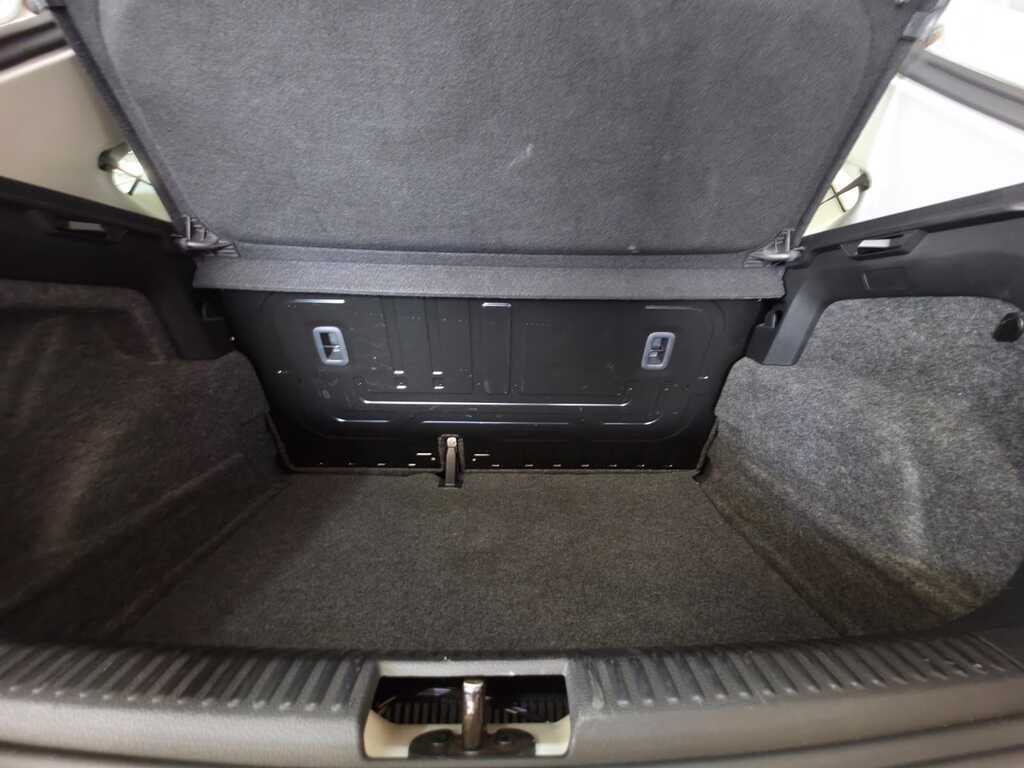 VOLKSWAGEN POLO VIVO POLO VIVO 1.6 COMFORTLINE TIP (5DR) - 8