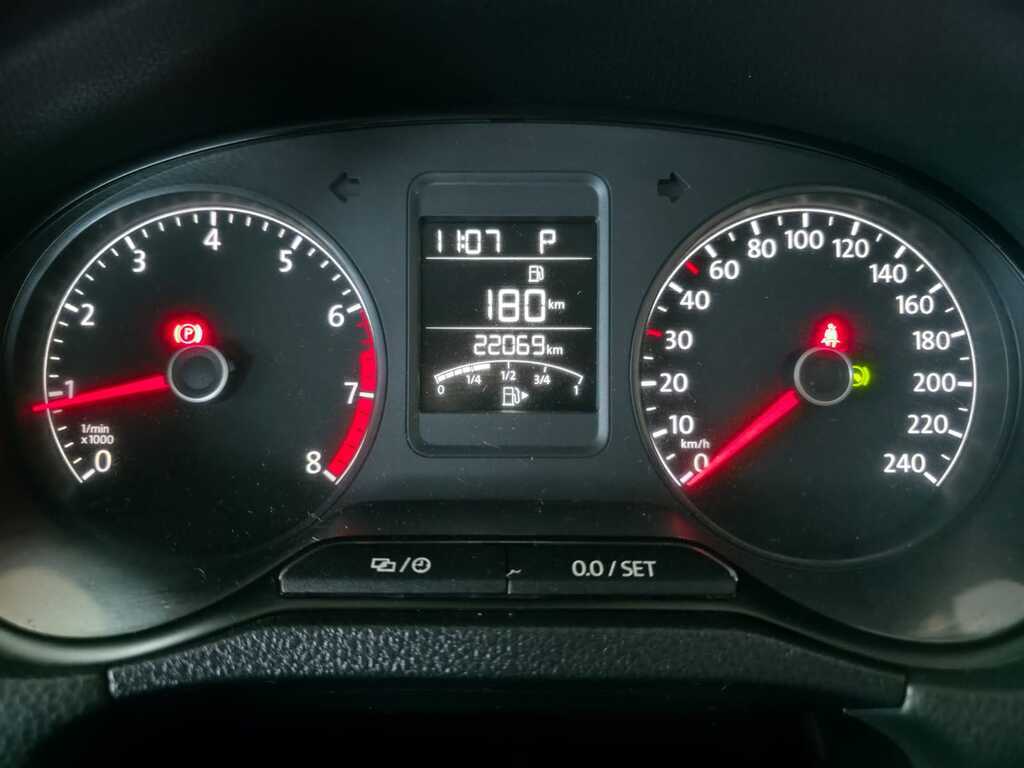 VOLKSWAGEN POLO VIVO POLO VIVO 1.6 COMFORTLINE TIP (5DR) - 11