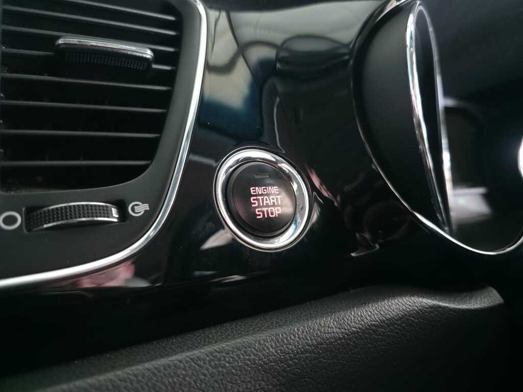 KIA SEDONA GRAND SEDONA 2.2 CRDI SXL A/T (7 SEAT)