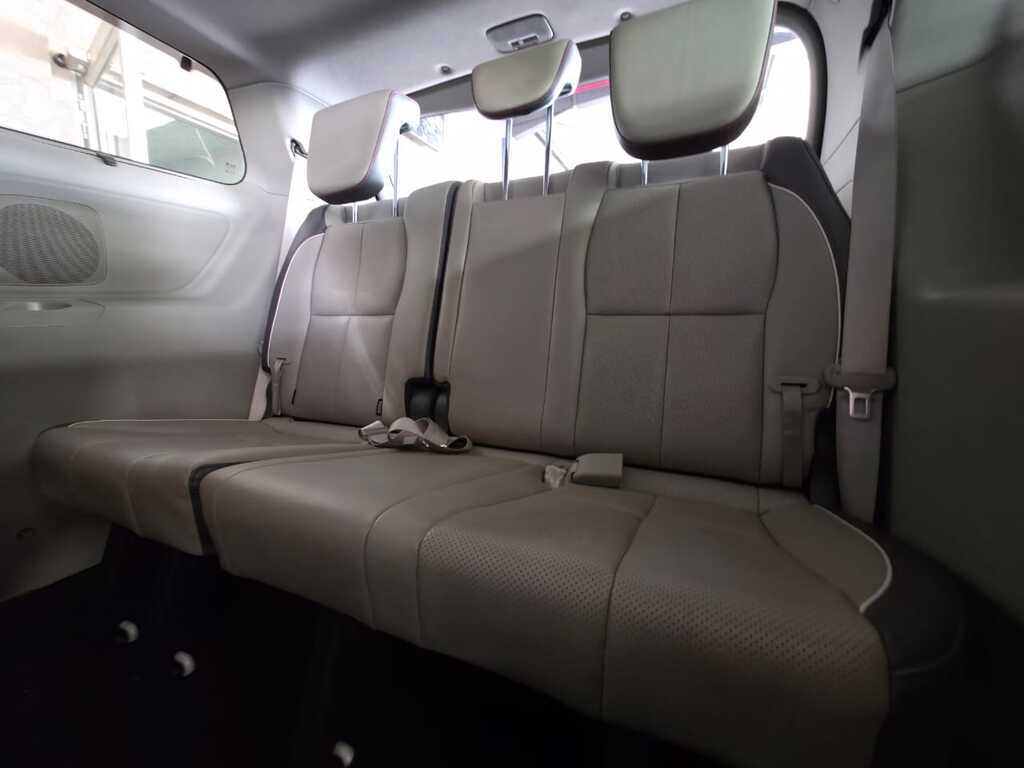 KIA SEDONA GRAND SEDONA 2.2 CRDi SXL A/T (7 SEAT)