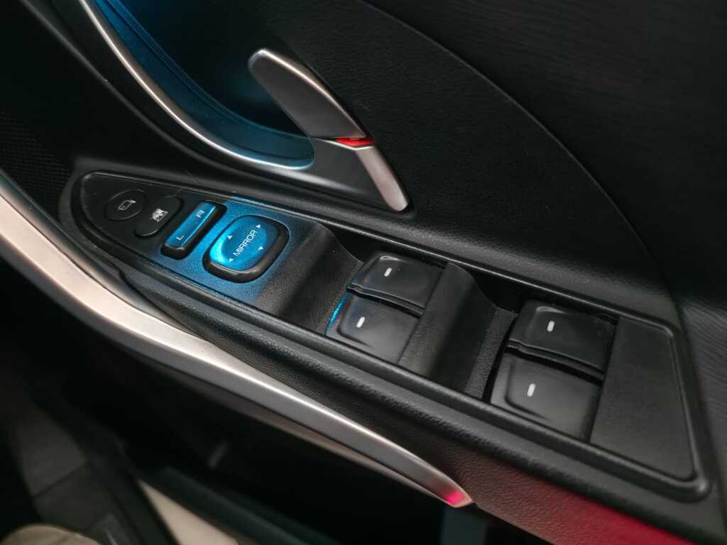 MAHINDRA XUV XUV 500 2.2D MHAWK A/T (W8) 7 SEAT - 15