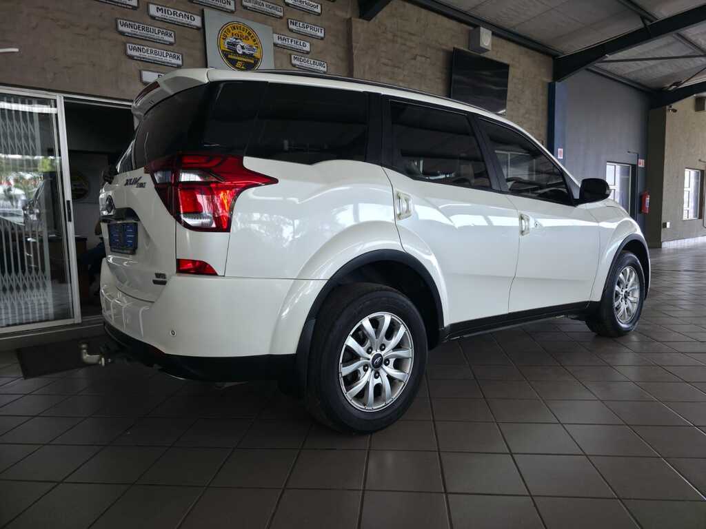 MAHINDRA XUV XUV 500 2.2D MHAWK A/T (W8) 7 SEAT - 6
