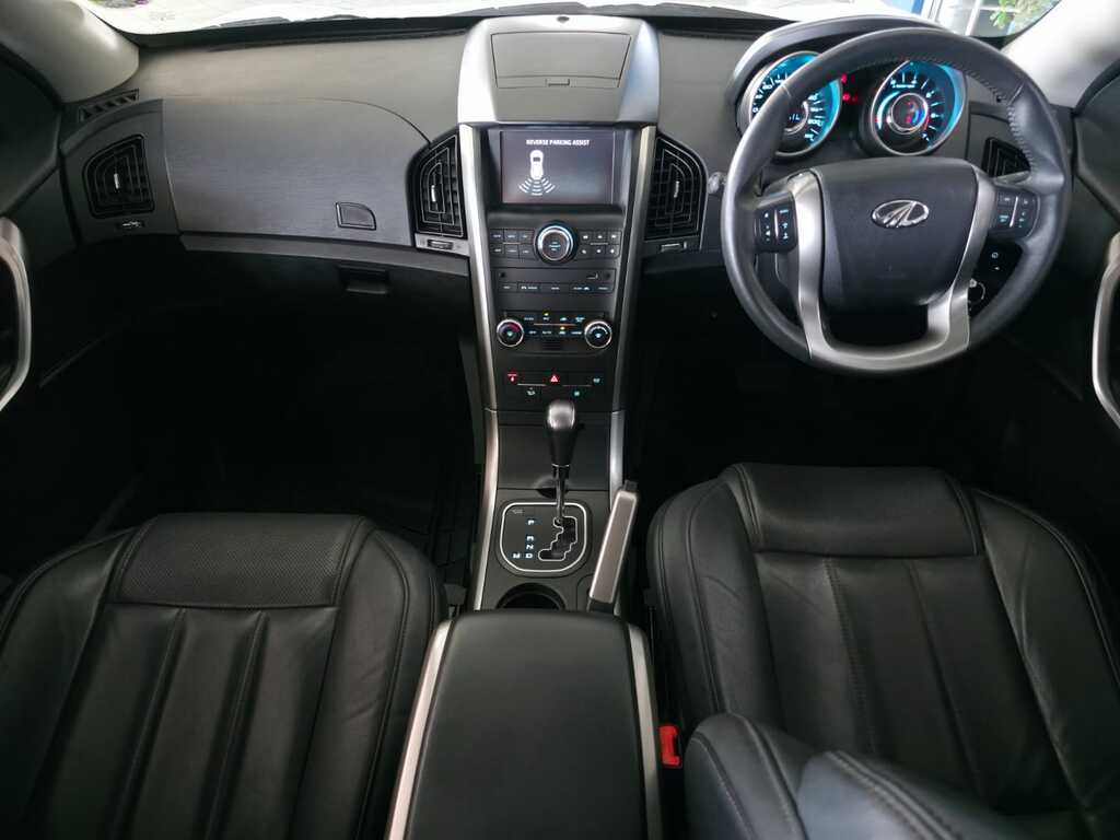 MAHINDRA XUV XUV 500 2.2D MHAWK A/T (W8) 7 SEAT - 8