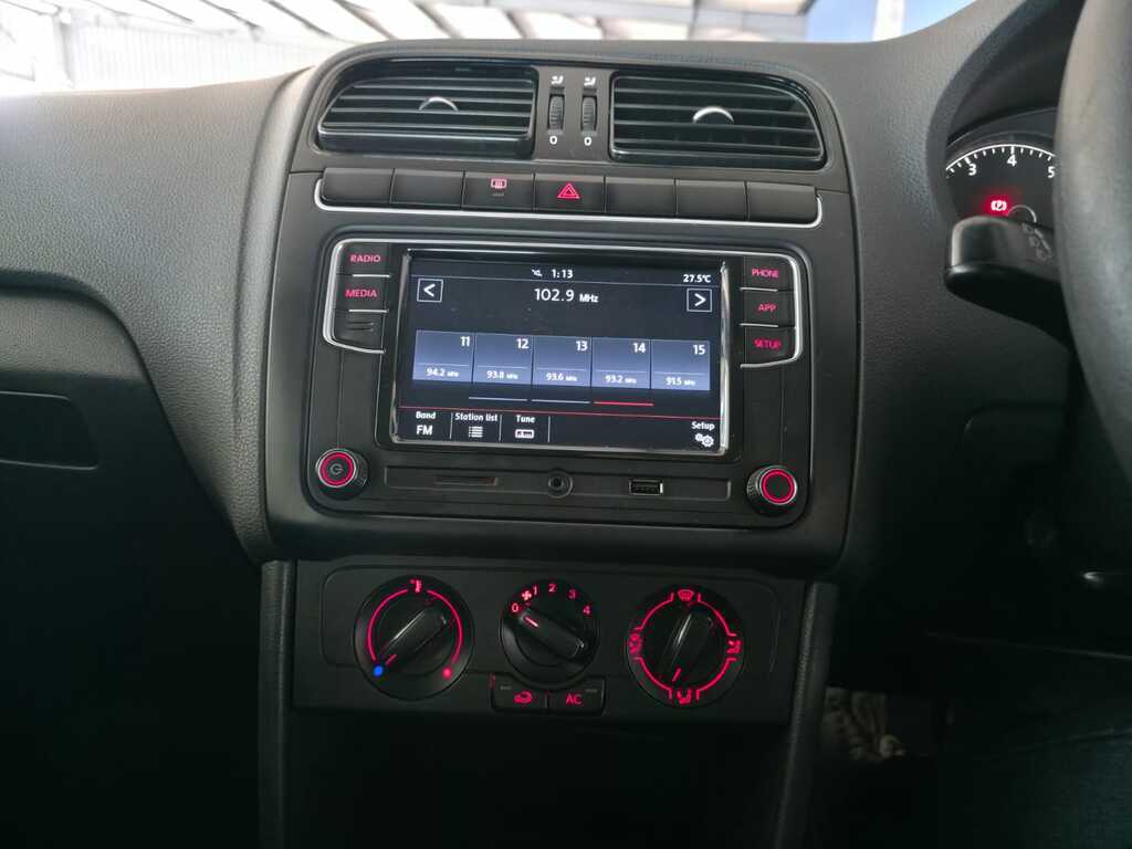 VOLKSWAGEN POLO VIVO POLO VIVO 1.4 COMFORTLINE (5DR)