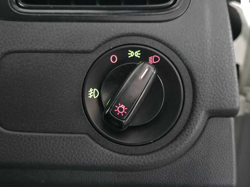 VOLKSWAGEN POLO VIVO POLO VIVO 1.4 COMFORTLINE (5DR)