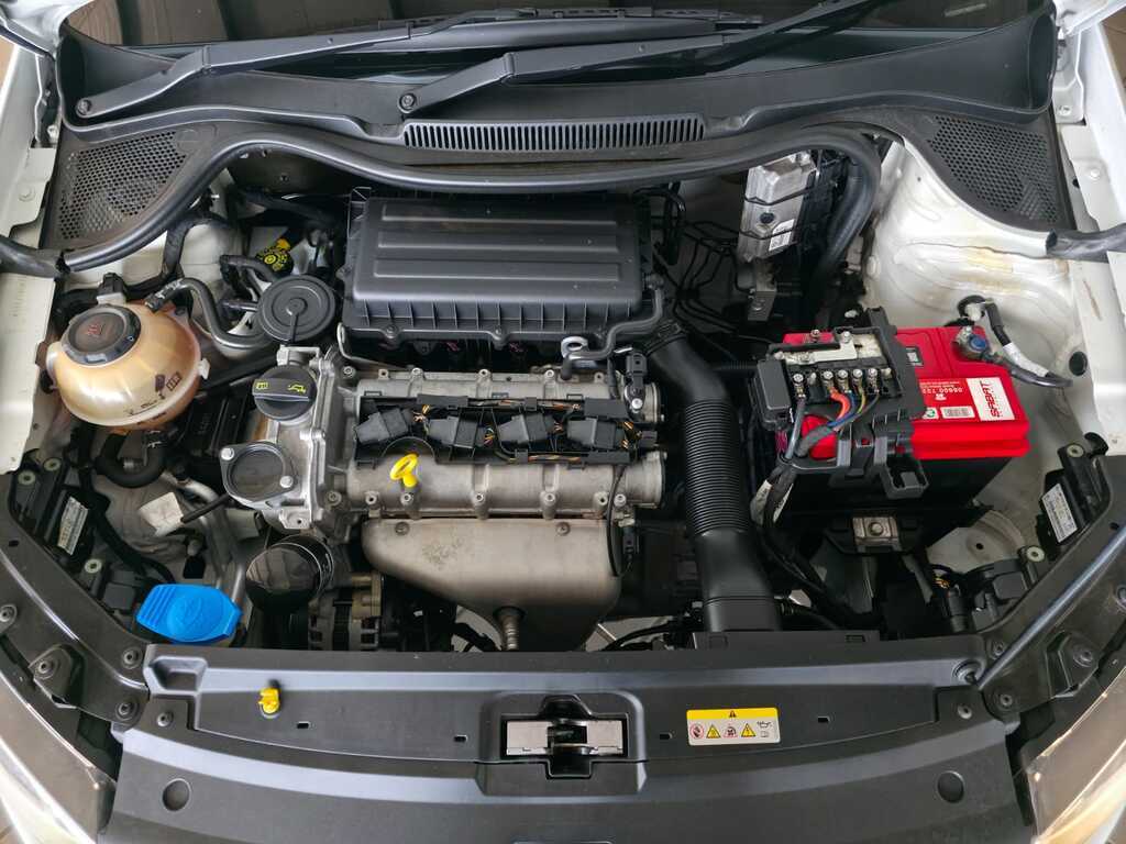 VOLKSWAGEN POLO VIVO POLO VIVO 1.4 COMFORTLINE (5DR)