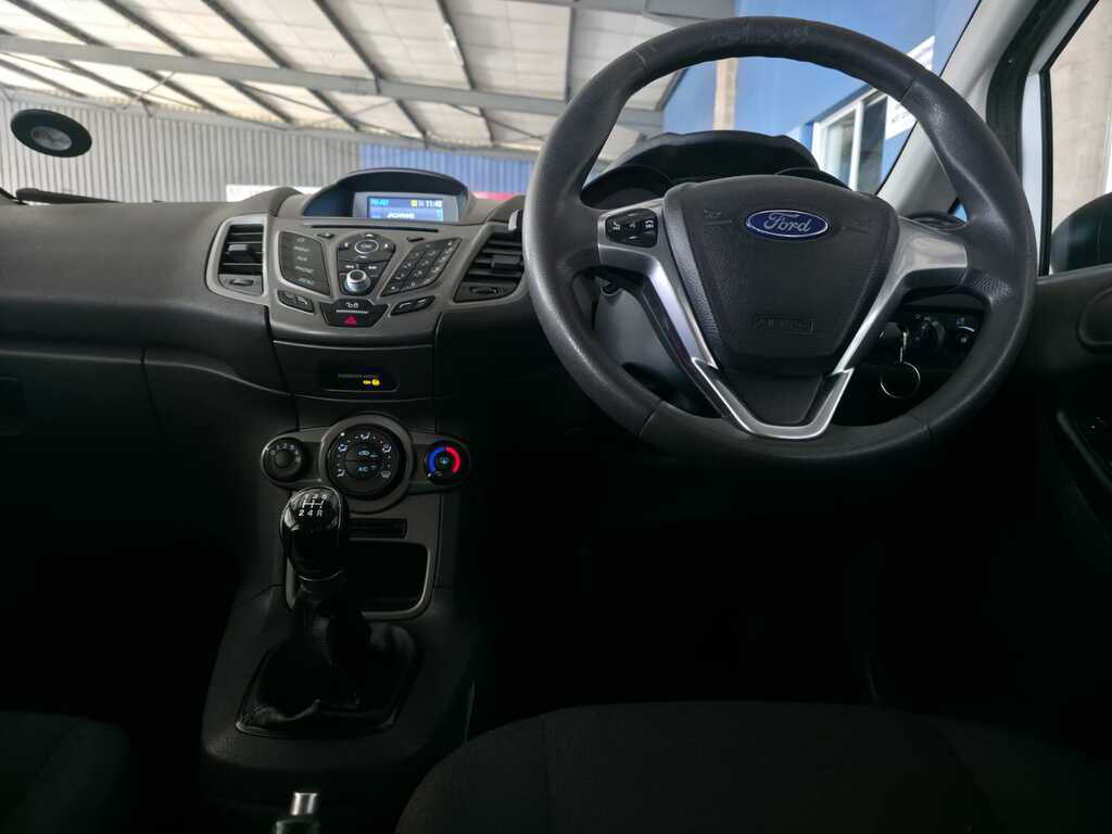 FORD FIESTA FIESTA 1.4 AMBIENTE 5 Dr