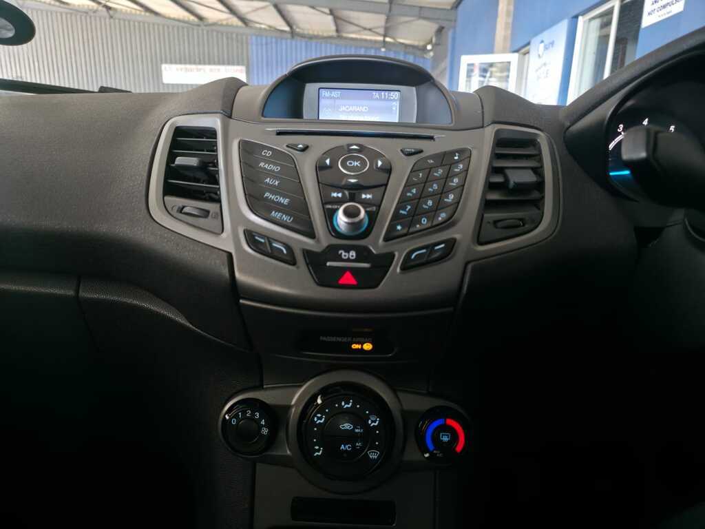 FORD FIESTA FIESTA 1.4 AMBIENTE 5 Dr