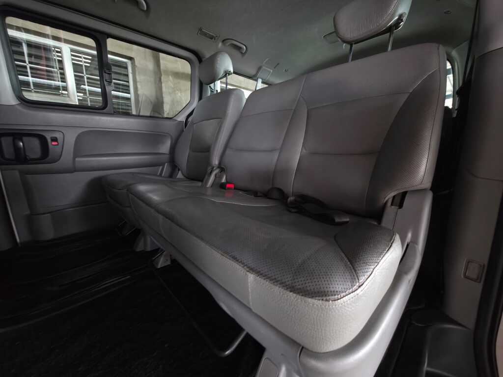 HYUNDAI H-1 H-1 2.5 CRDI (VGT) WAGON A/T