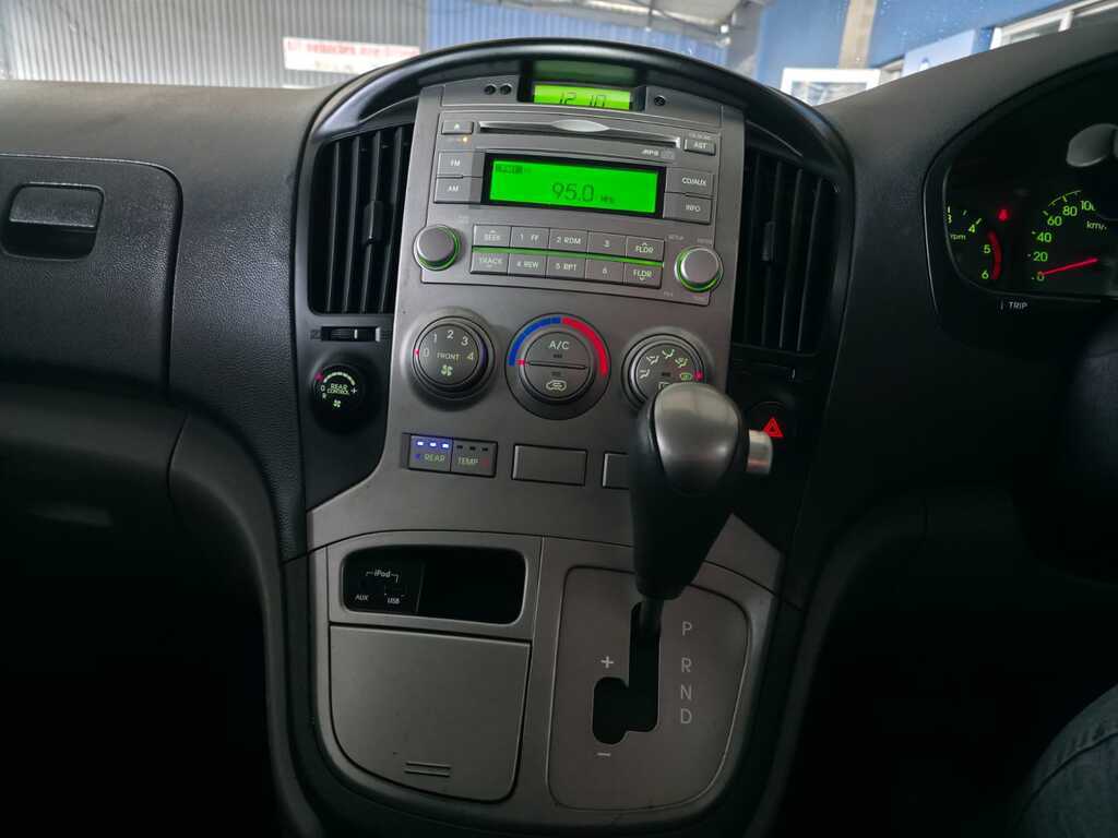 HYUNDAI H-1 H-1 2.5 CRDI (VGT) WAGON A/T