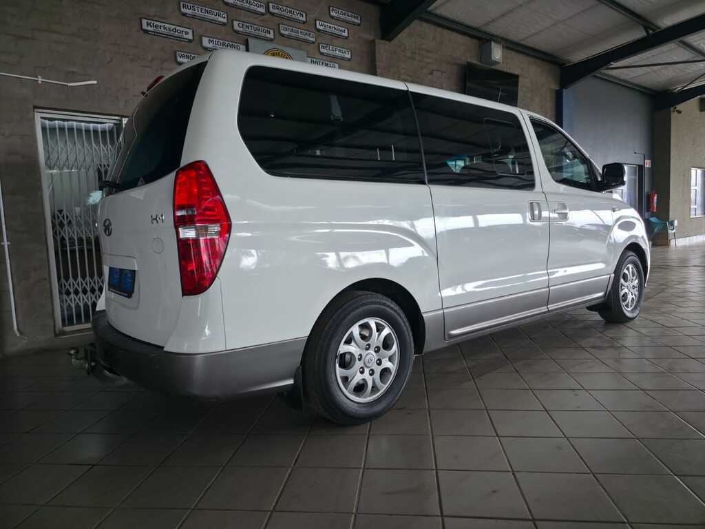 HYUNDAI H-1 H-1 2.5 CRDI (VGT) WAGON A/T