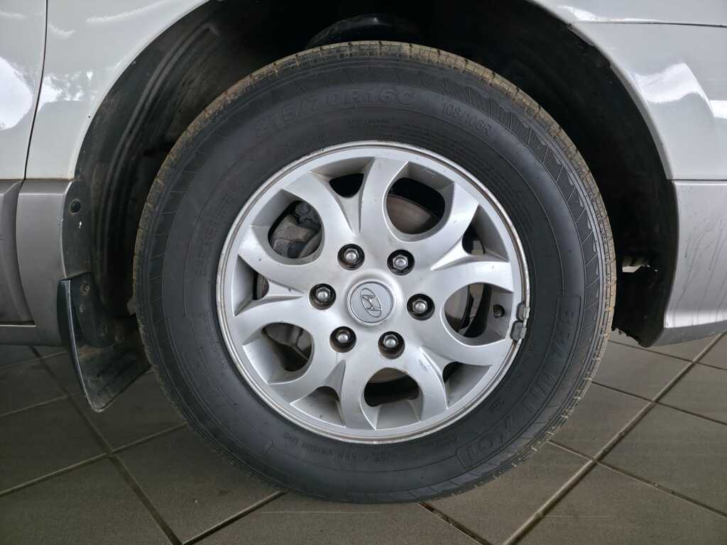 HYUNDAI H-1 H-1 2.5 CRDI (VGT) WAGON A/T