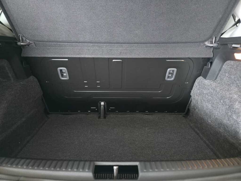 VOLKSWAGEN Polo Vivo POLO VIVO 1.4 LIFE (5DR)