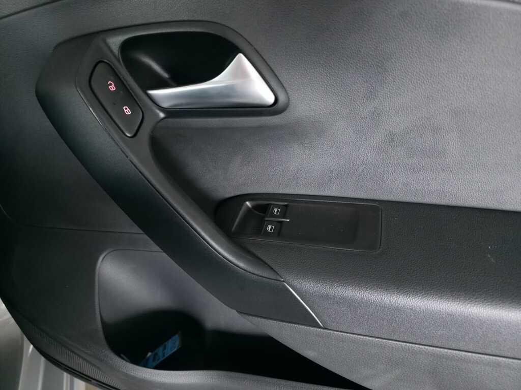 VOLKSWAGEN Polo Vivo POLO VIVO 1.4 LIFE (5DR)