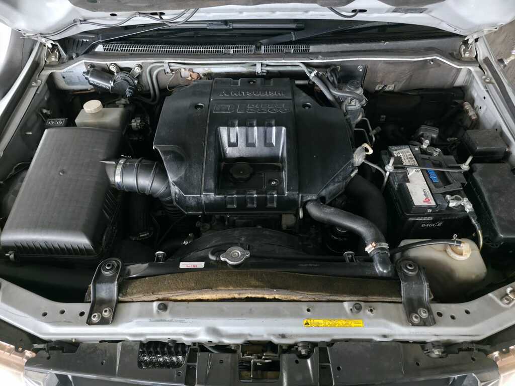 MITSUBISHI PAJERO PAJERO 3200 DI-D 5Dr A/T