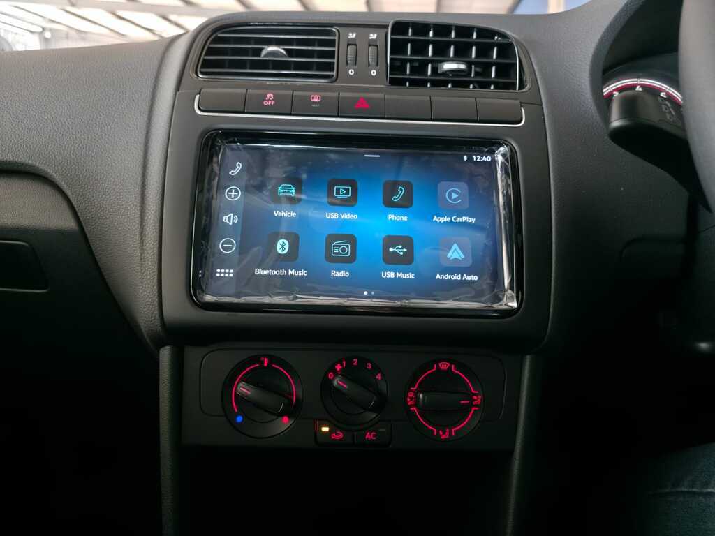 VOLKSWAGEN Polo Vivo POLO VIVO 1.4 LIFE (5DR)