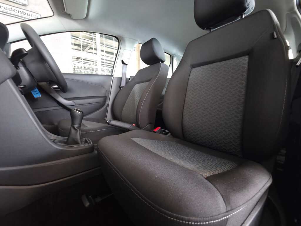VOLKSWAGEN Polo Vivo POLO VIVO 1.4 LIFE (5DR)
