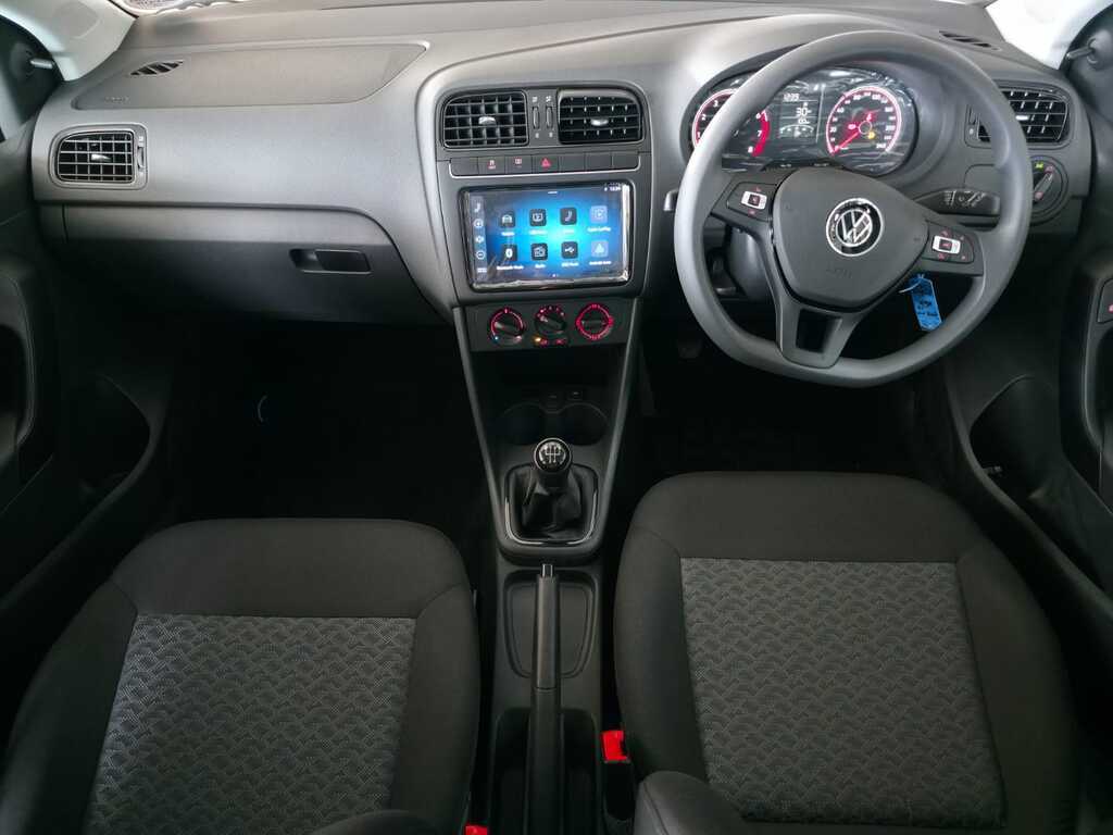 VOLKSWAGEN Polo Vivo POLO VIVO 1.4 LIFE (5DR)