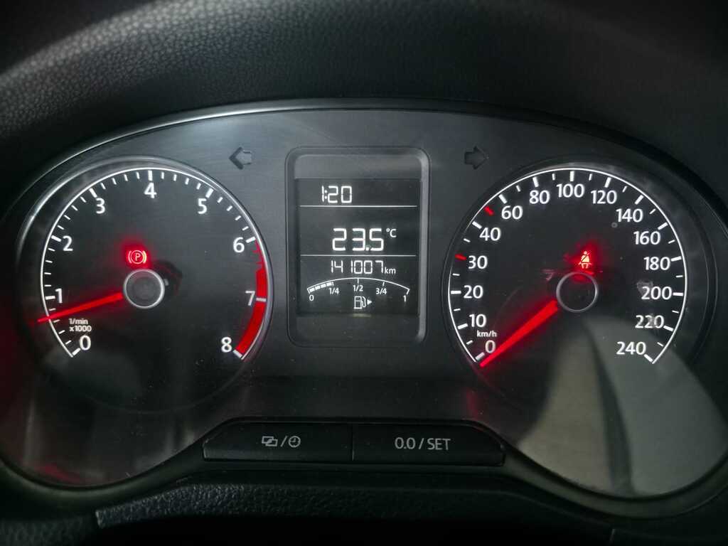 VOLKSWAGEN POLO VIVO POLO VIVO 1.4 TRENDLINE (5DR) - 17