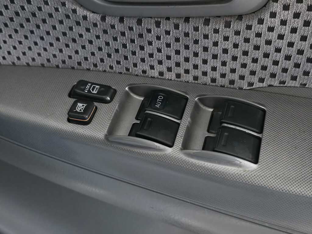 TOYOTA HILUX HILUX 3.0D-4D RAIDER 4X4 P/U D/C - 17